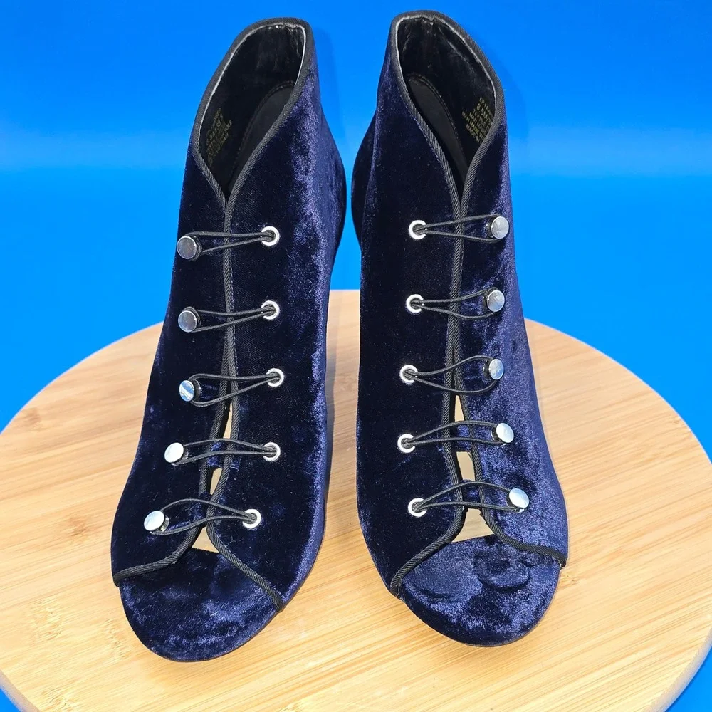 Enzo Angiolini Franses Navy Blue Velvet‎ Peep Toe Loop Stud Booties Heels 8.5